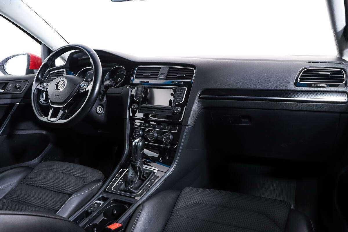 Volkswagen Golf с пробегом — 2013 год. Фото: #8