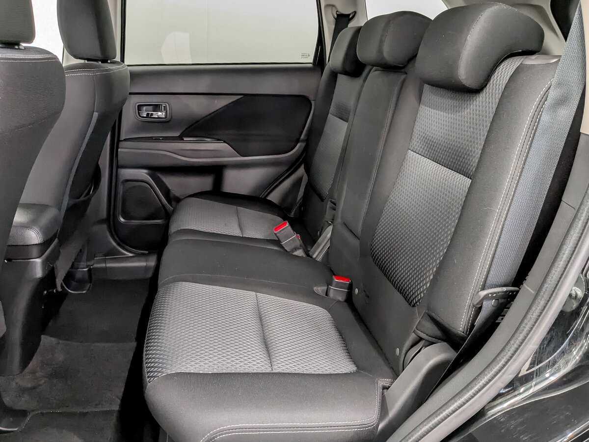 Mitsubishi Outlander с пробегом — 2018 год. Фото: #11