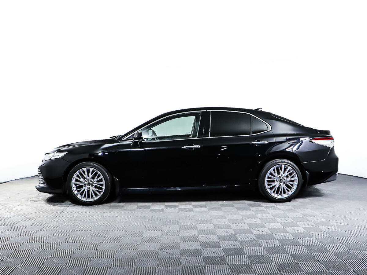 Toyota Camry с пробегом — 2018 год. Фото: #7