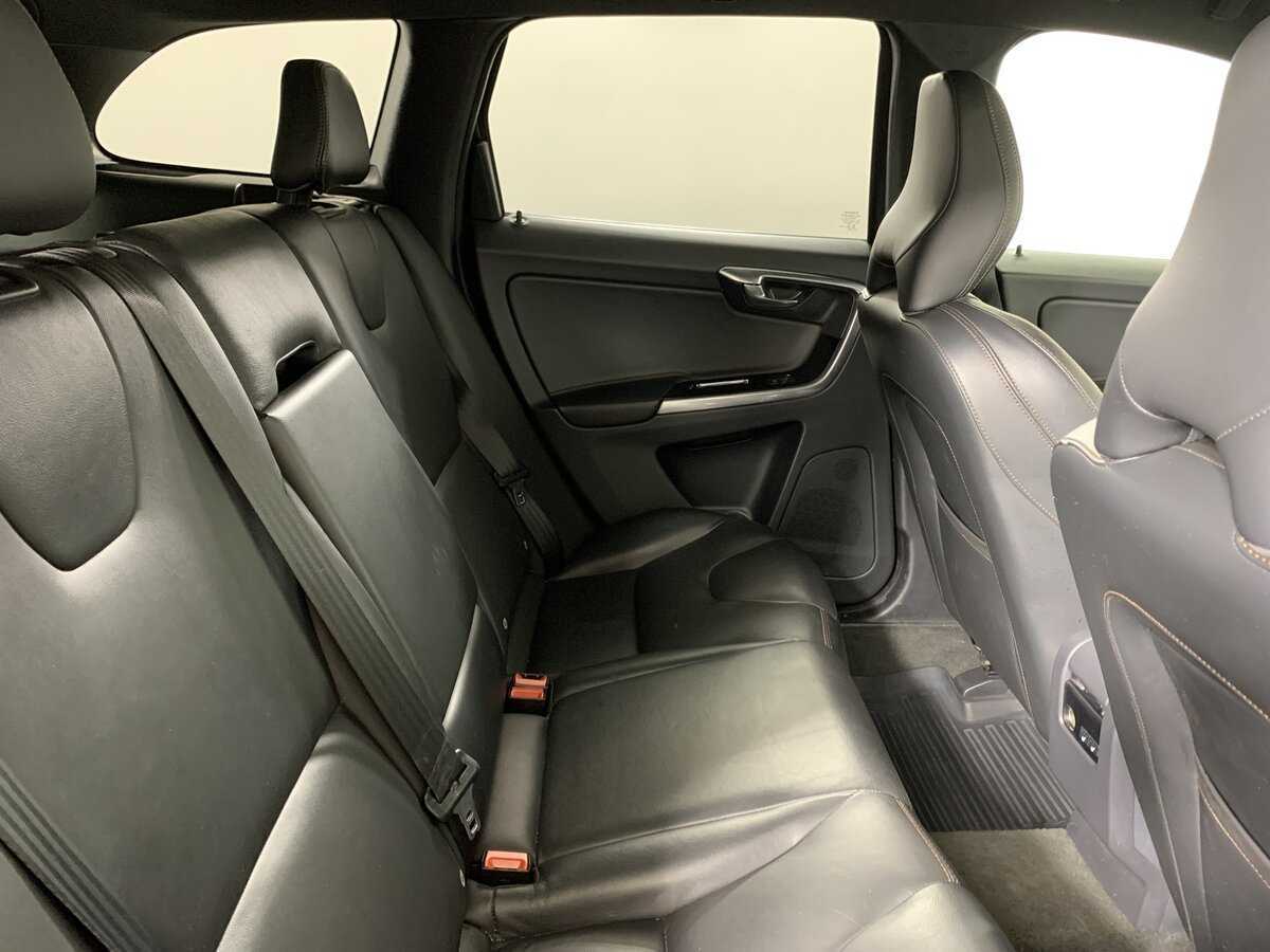 Volvo XC60 с пробегом — 2016 год. Фото: #17