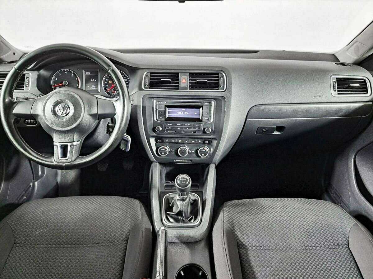 Volkswagen Jetta с пробегом — 2014 год. Фото: #9