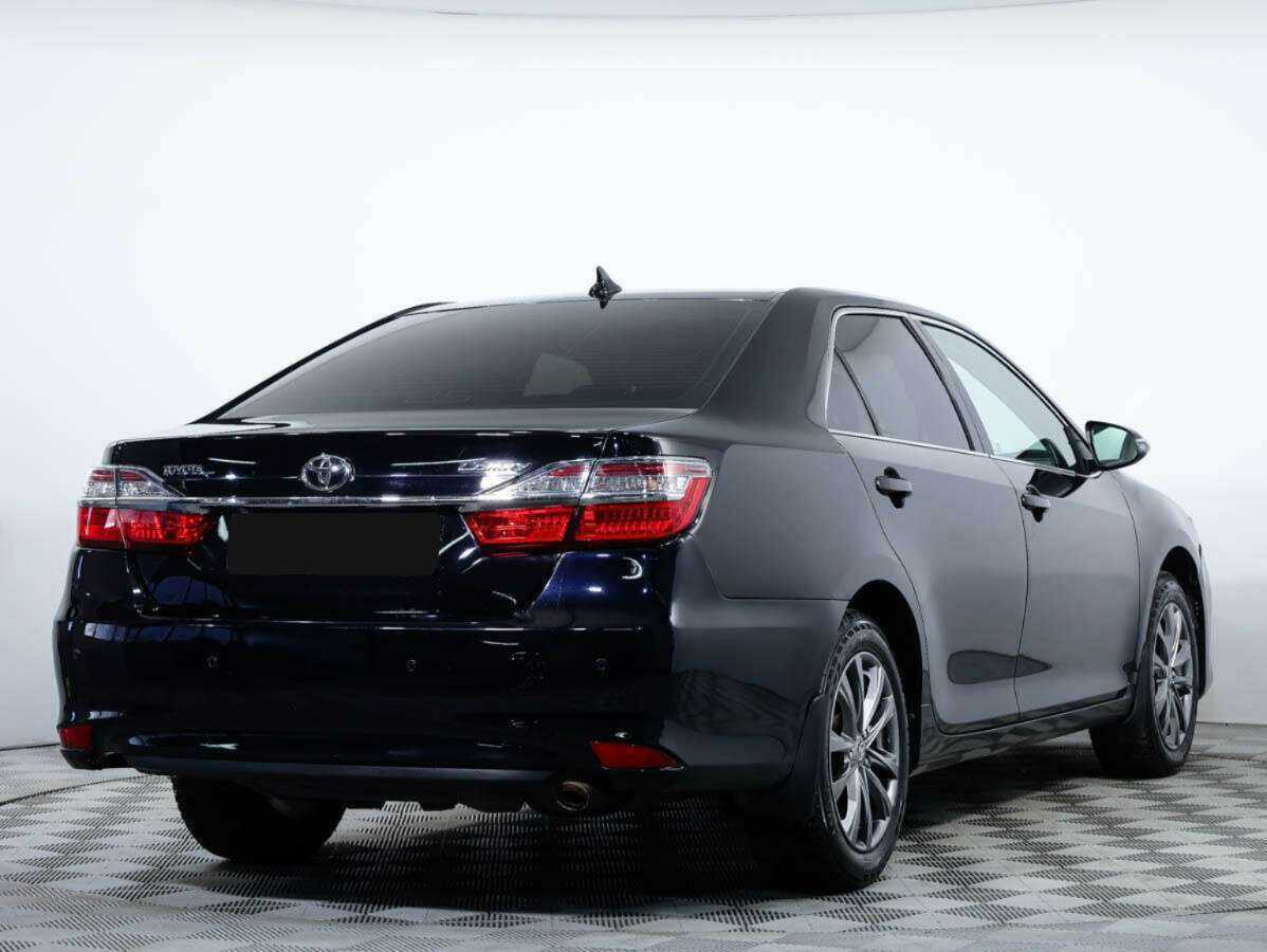 Toyota Camry с пробегом — 2016 год. Фото: #3