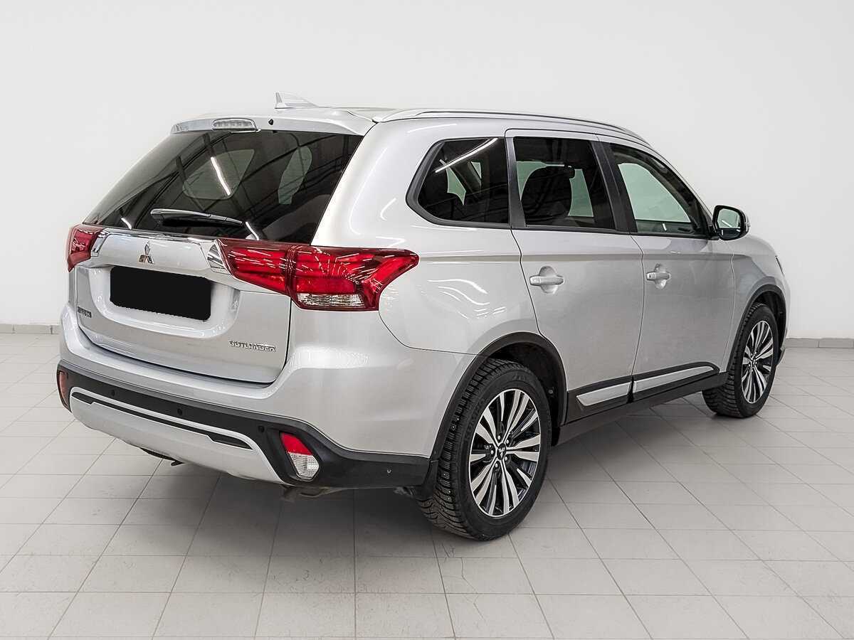 Mitsubishi Outlander с пробегом — 2020 год. Фото: #4