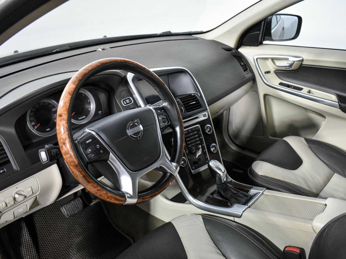 Volvo XC60 с пробегом — 2012 год. Фото: #6