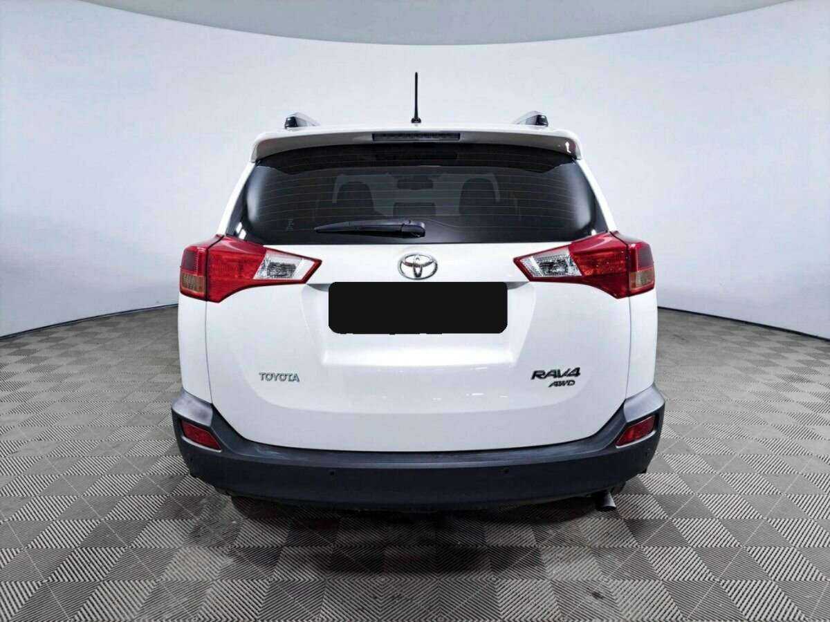 Toyota RAV4 с пробегом — 2014 год. Фото: #5