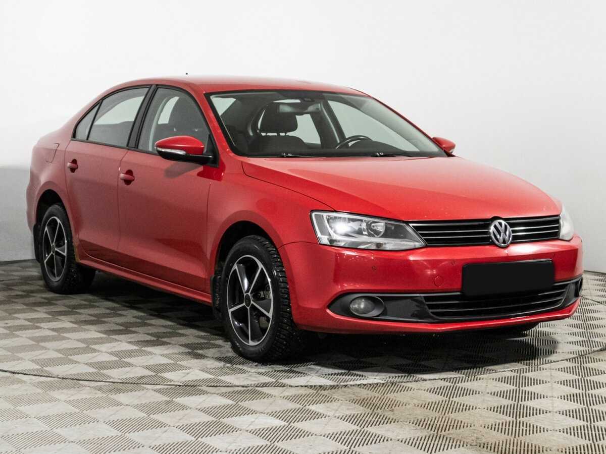 Volkswagen Jetta с пробегом — 2012 год. Фото: #2