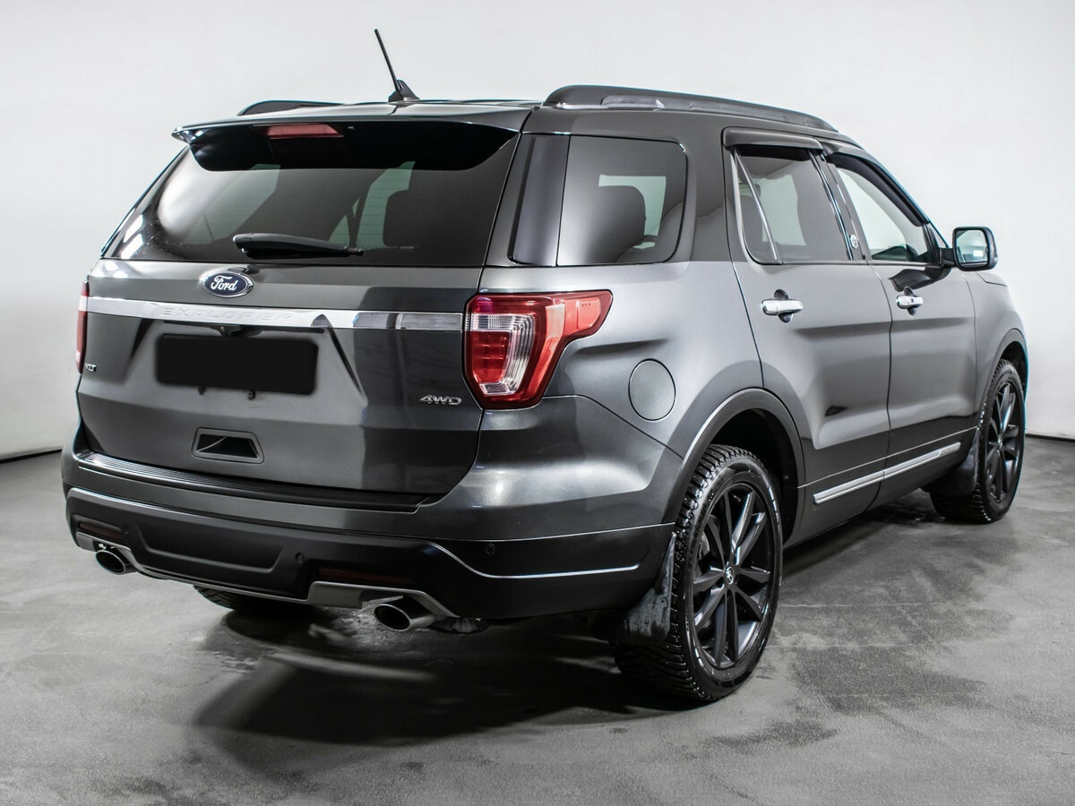 Ford Explorer с пробегом — 2018 год. Фото: #4