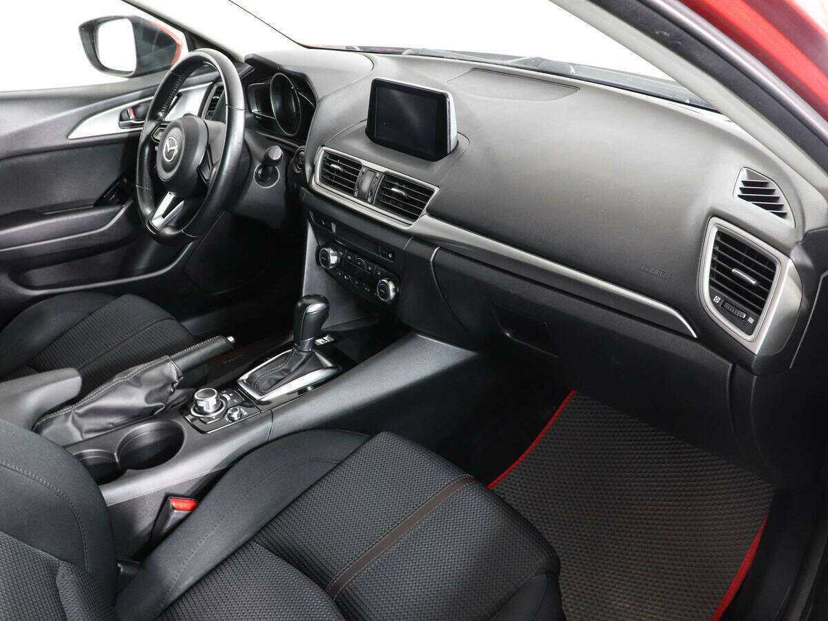 Mazda 3 с пробегом — 2018 год. Фото: #9