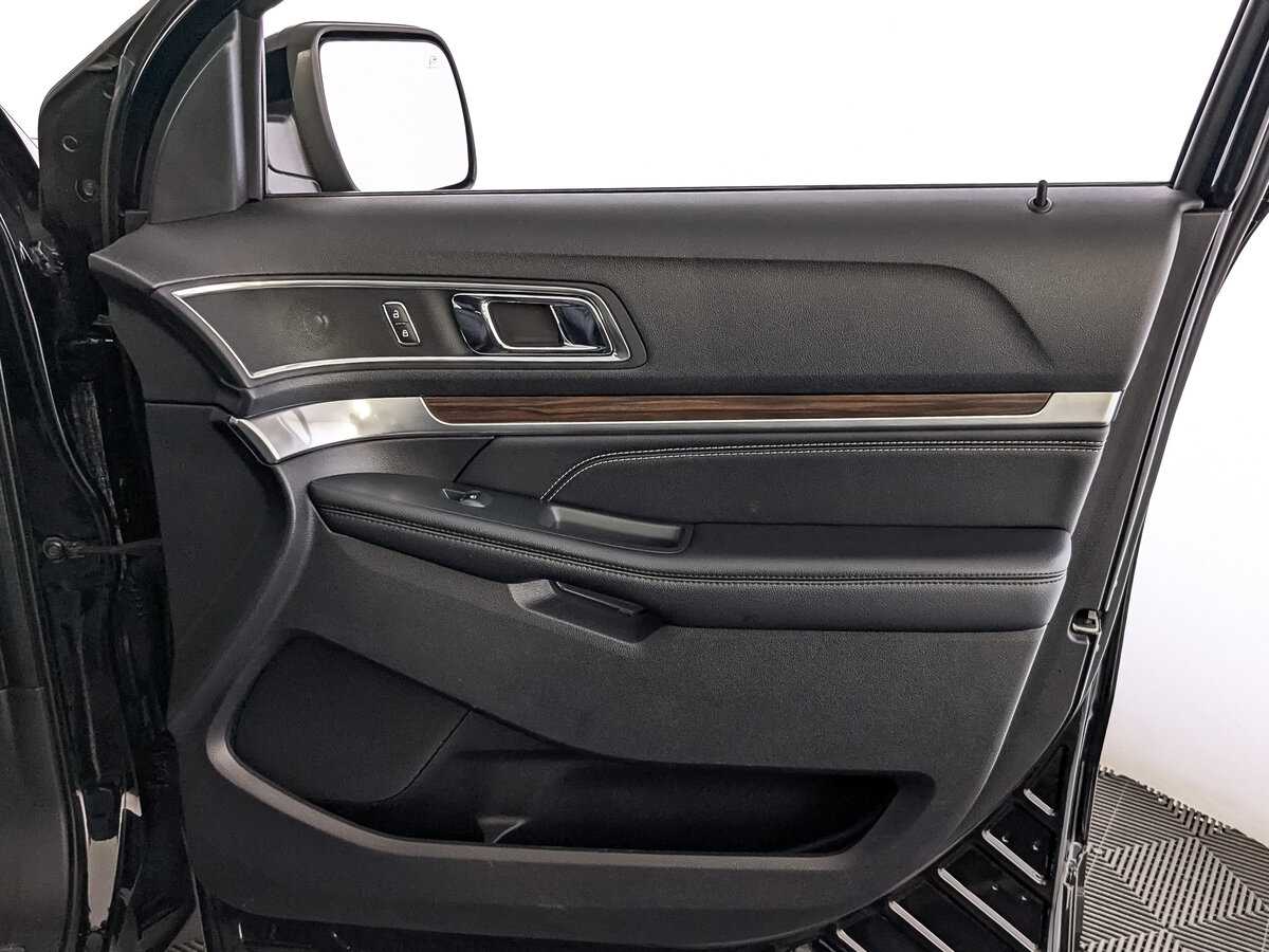 Ford Explorer с пробегом — 2018 год. Фото: #23