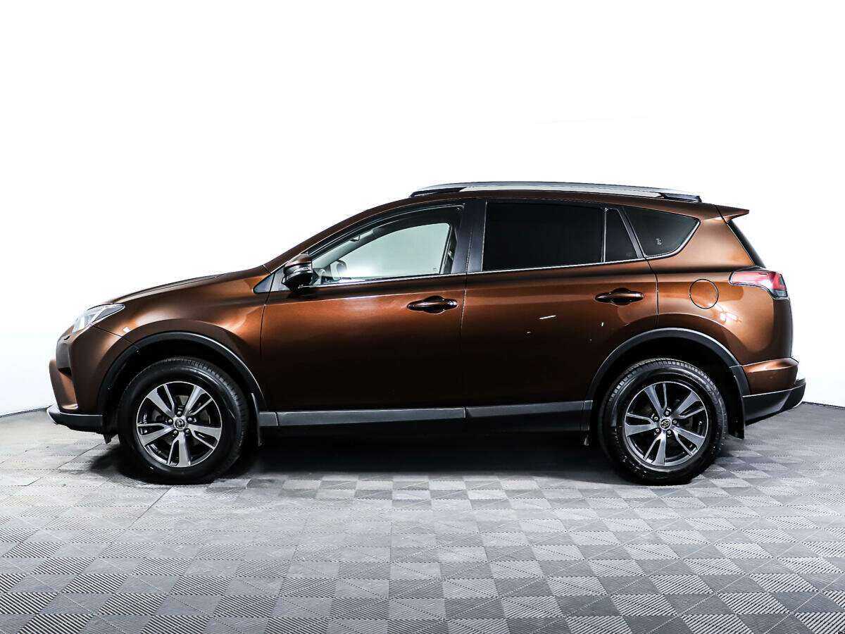 Toyota RAV4 с пробегом — 2018 год. Фото: #6