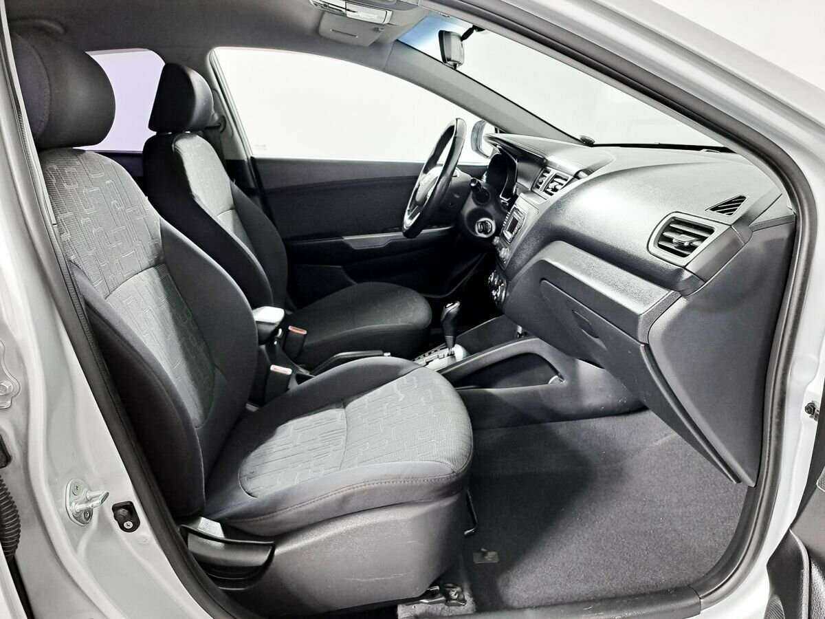Kia Rio с пробегом — 2012 год. Фото: #8