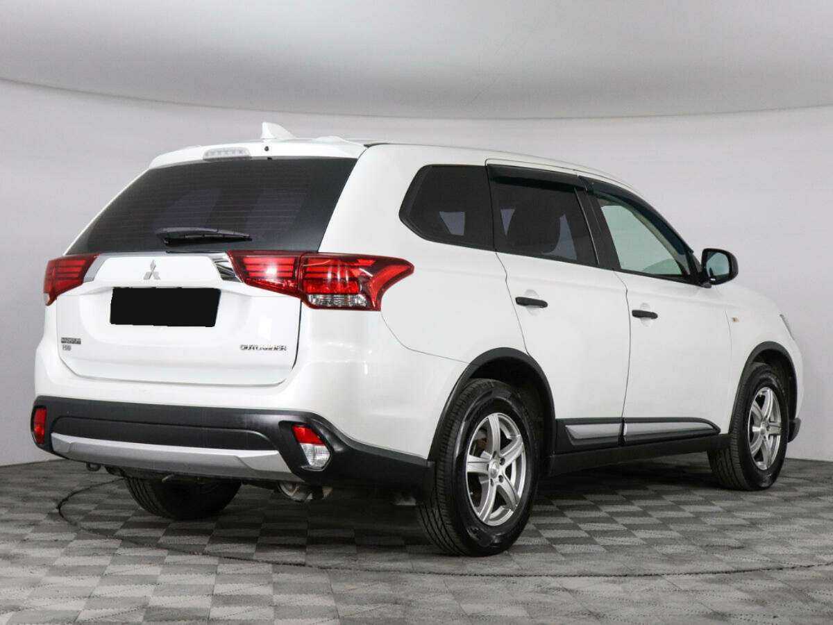 Mitsubishi Outlander с пробегом — 2017 год. Фото: #4