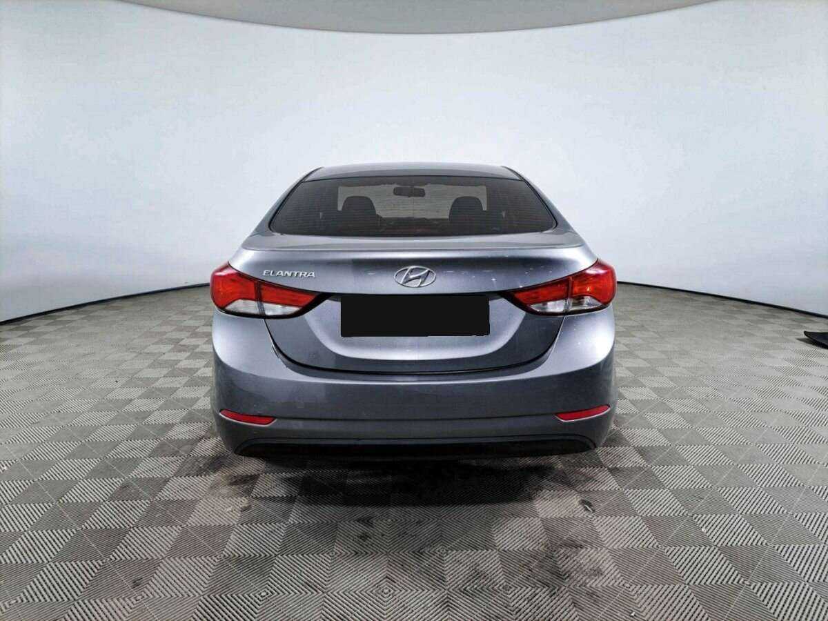 Hyundai Elantra с пробегом — 2015 год. Фото: #5
