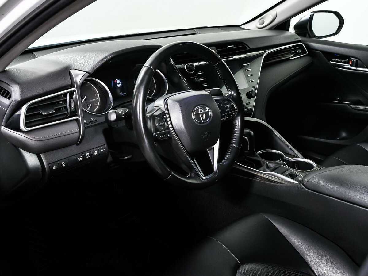 Toyota Camry с пробегом — 2019 год. Фото: #11
