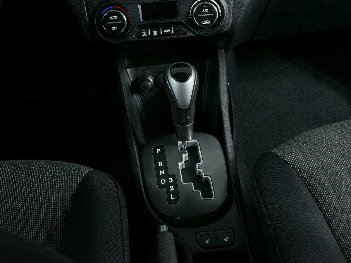 Kia Rio с пробегом — 2013 год. Фото: #13