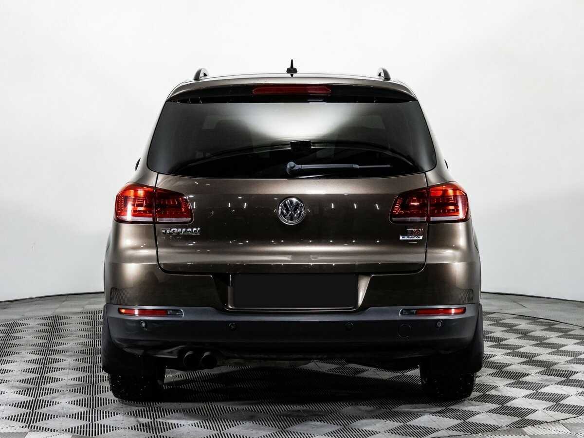Volkswagen Tiguan с пробегом — 2015 год. Фото: #4