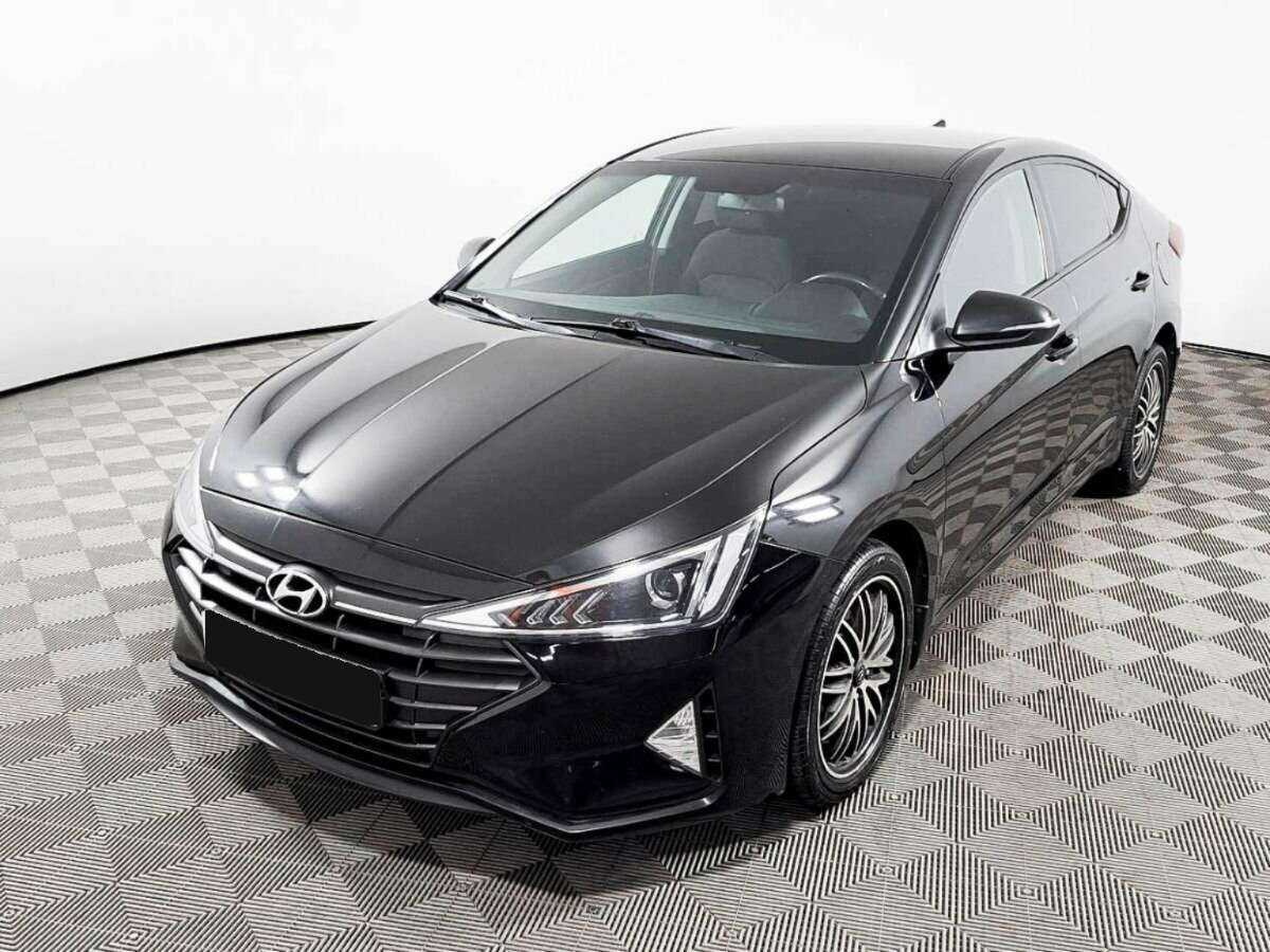 Hyundai Elantra с пробегом — 2019 год. Посмотреть фото