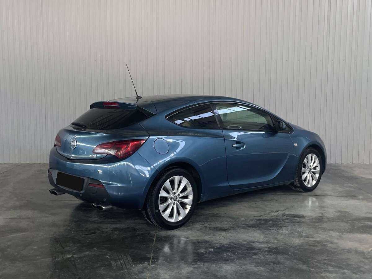 Opel Astra с пробегом — 2014 год. Фото: #4