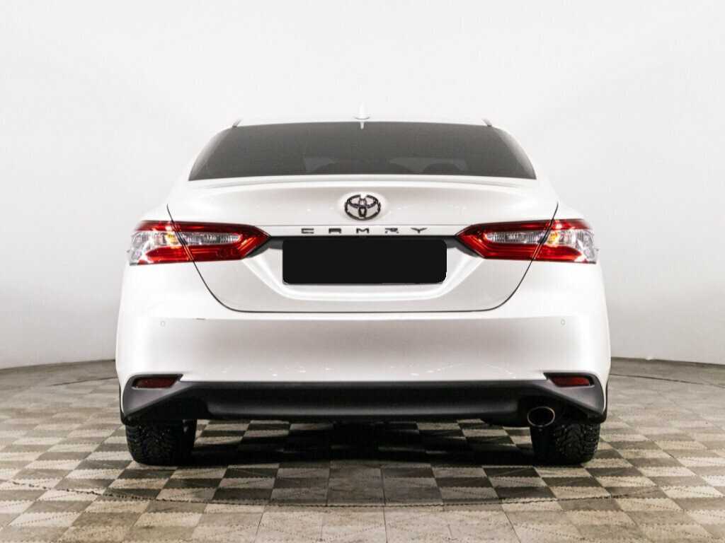 Toyota Camry с пробегом — 2018 год. Фото: #5