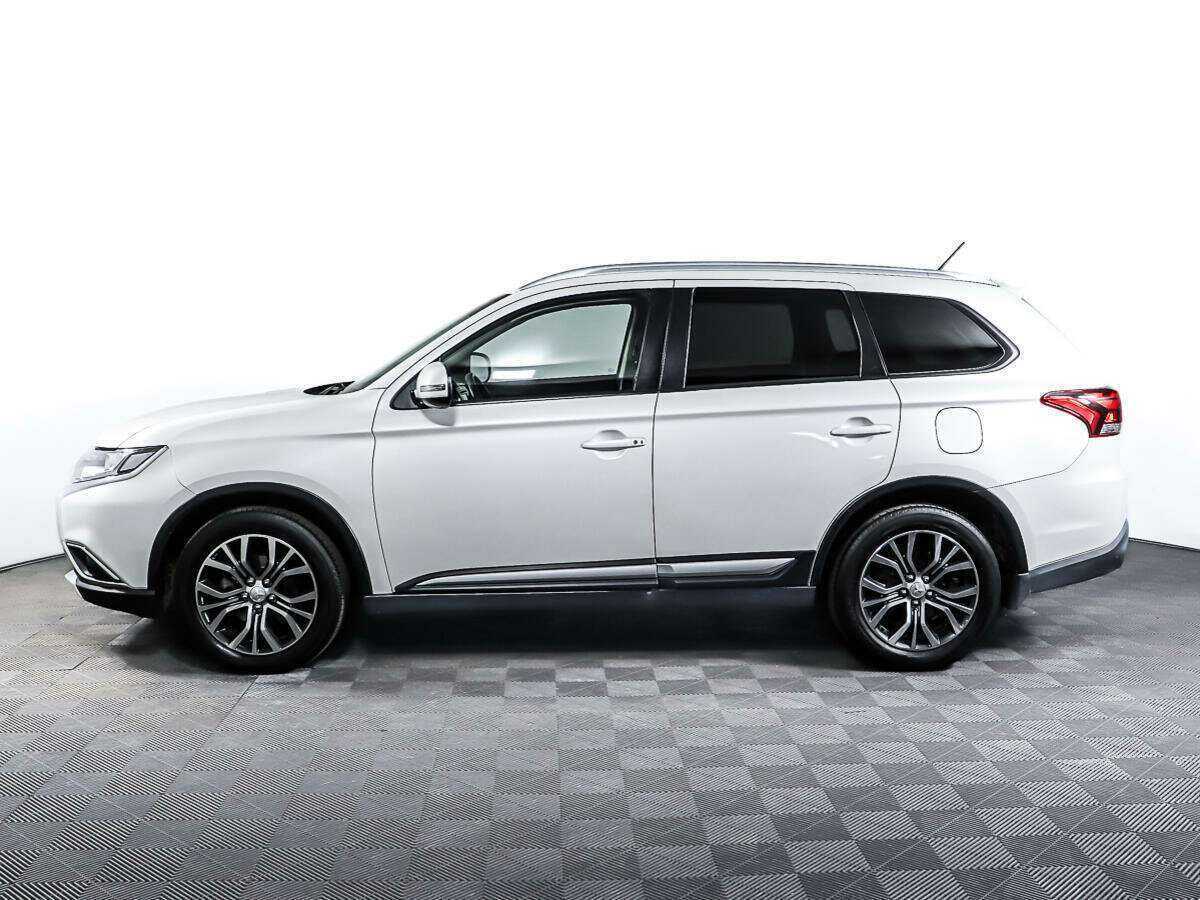 Mitsubishi Outlander с пробегом — 2016 год. Фото: #6
