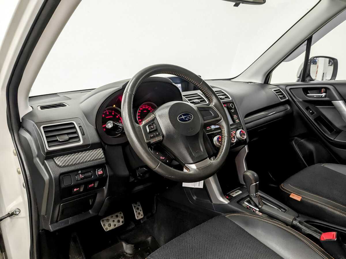 Subaru Forester с пробегом — 2015 год. Фото: #15