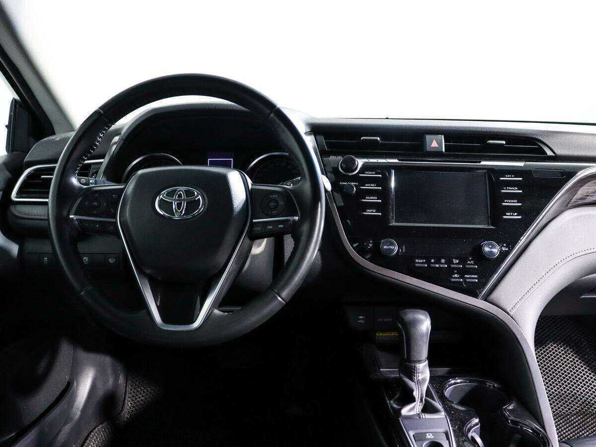 Toyota Camry с пробегом — 2020 год. Фото: #11