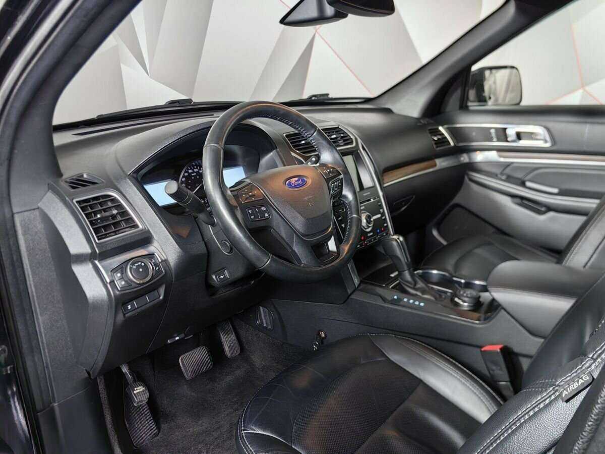Ford Explorer с пробегом — 2017 год. Фото: #12