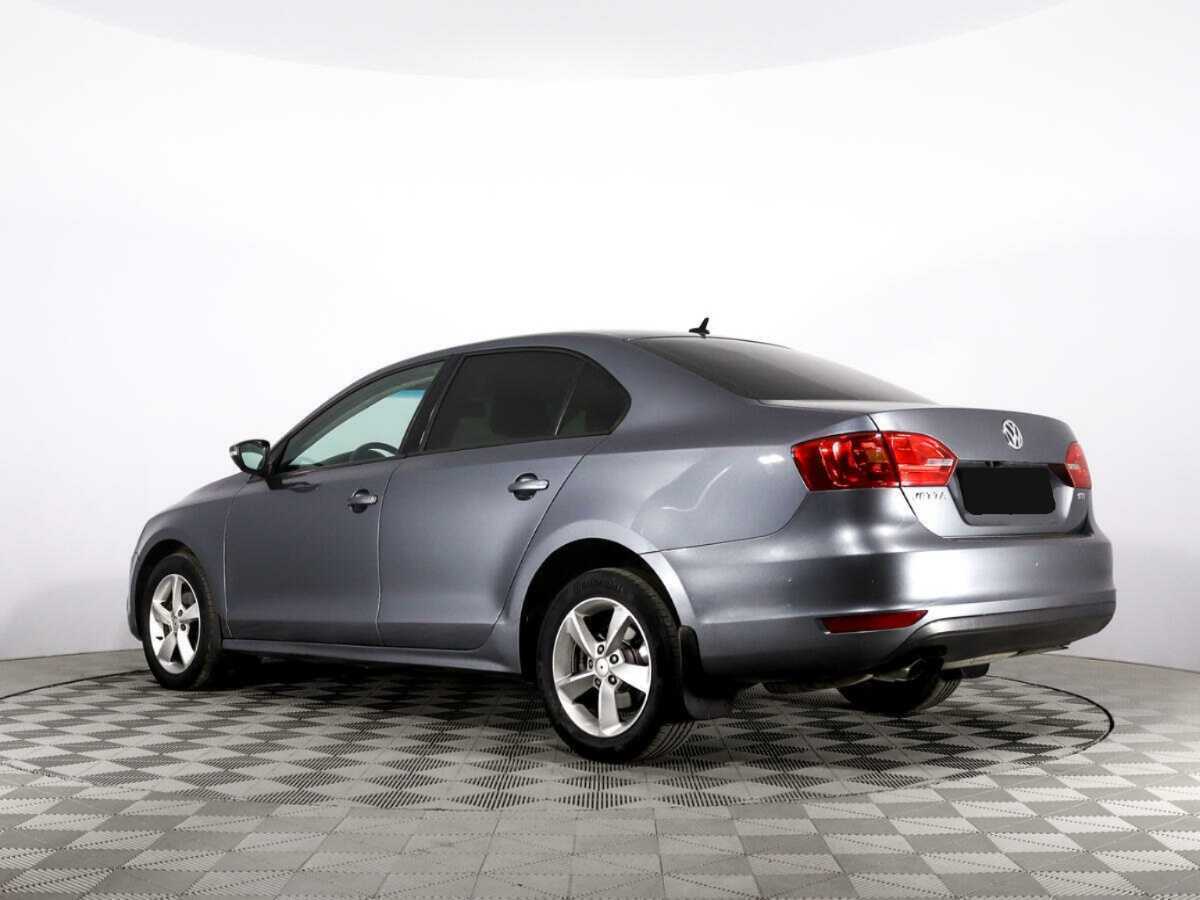 Volkswagen Jetta с пробегом — 2012 год. Фото: #6