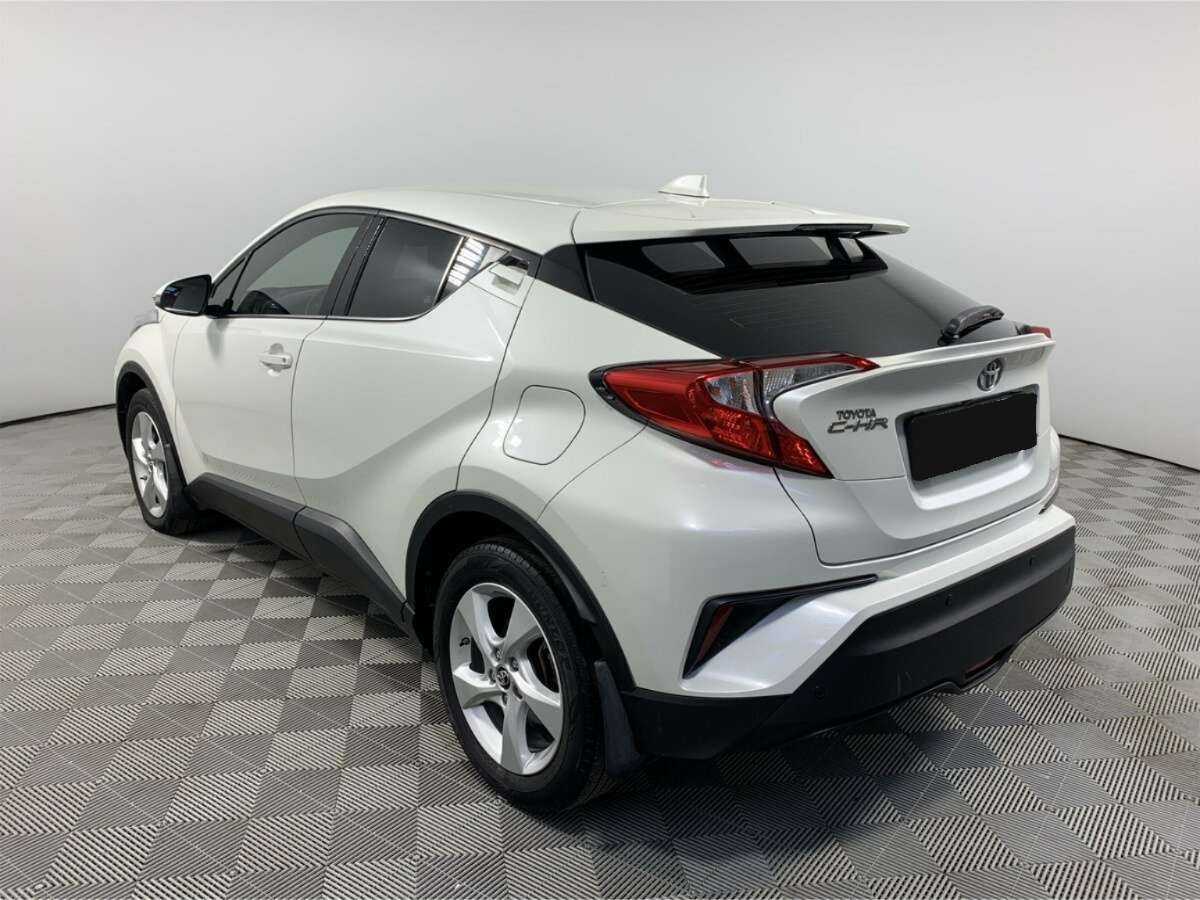 Toyota C-HR с пробегом — 2019 год. Фото: #6