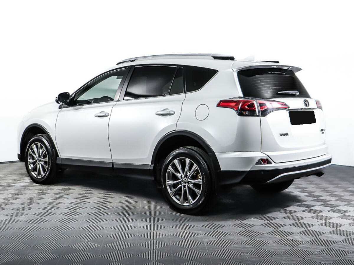 Toyota RAV4 с пробегом — 2018 год. Фото: #6