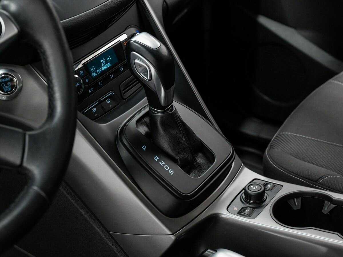 Ford Kuga с пробегом — 2015 год. Фото: #16
