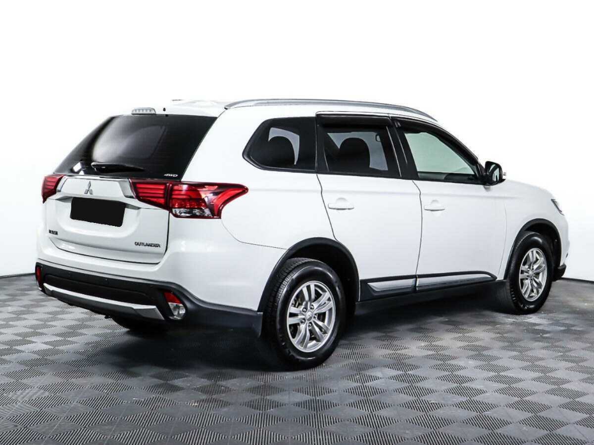Mitsubishi Outlander с пробегом — 2018 год. Фото: #4