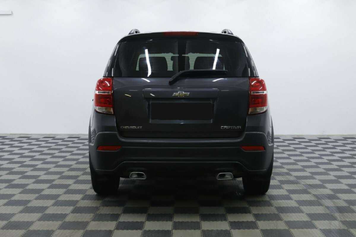 Chevrolet Captiva с пробегом — 2015 год. Фото: #5