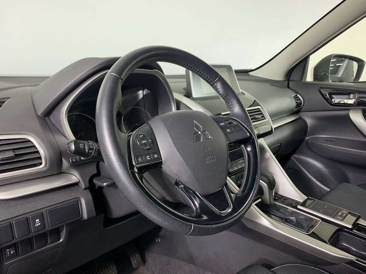 Mitsubishi Eclipse Cross с пробегом — 2018 год. Фото: #11