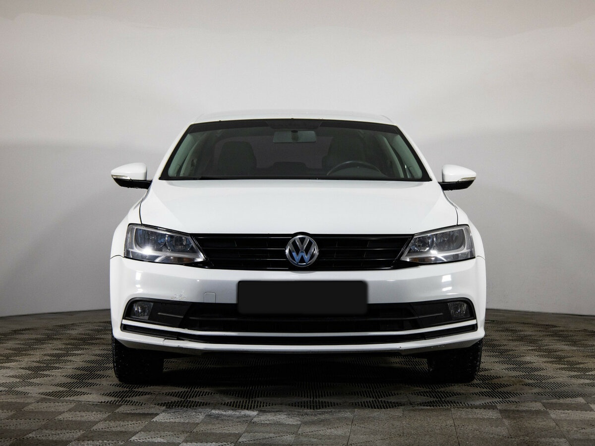 Volkswagen Jetta с пробегом — 2016 год. Фото: #1