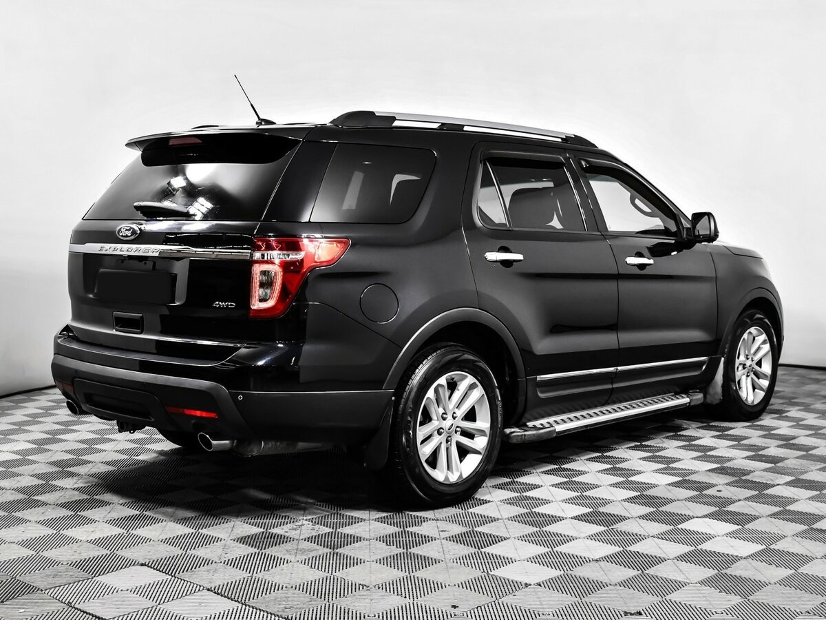 Ford Explorer с пробегом — 2013 год. Фото: #3