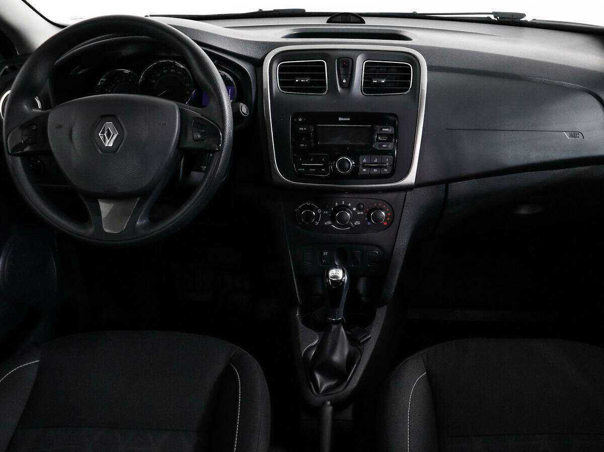 Renault Sandero с пробегом — 2018 год. Фото: #9