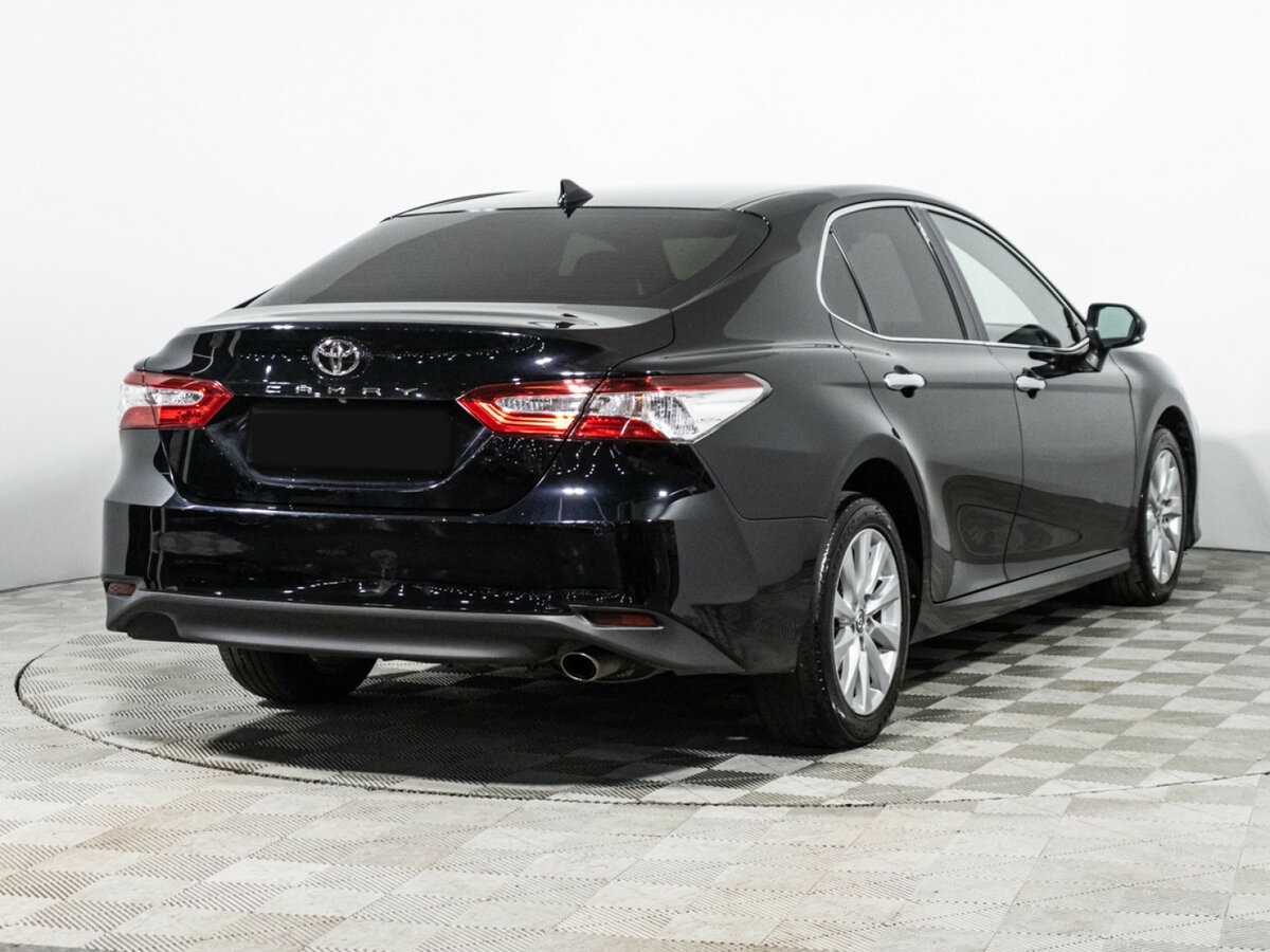 Toyota Camry с пробегом — 2019 год. Фото: #4