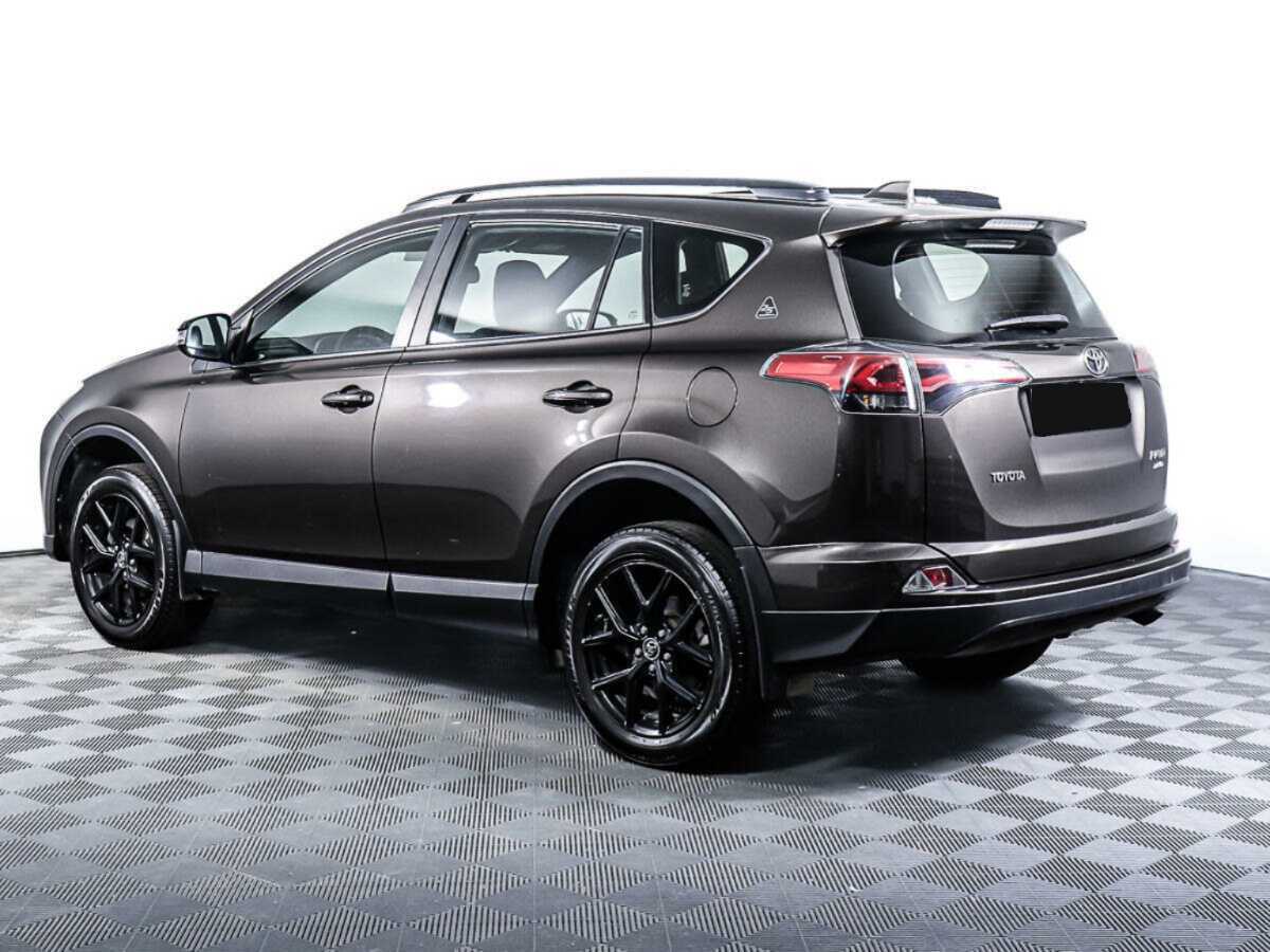 Toyota RAV4 с пробегом — 2018 год. Фото: #5