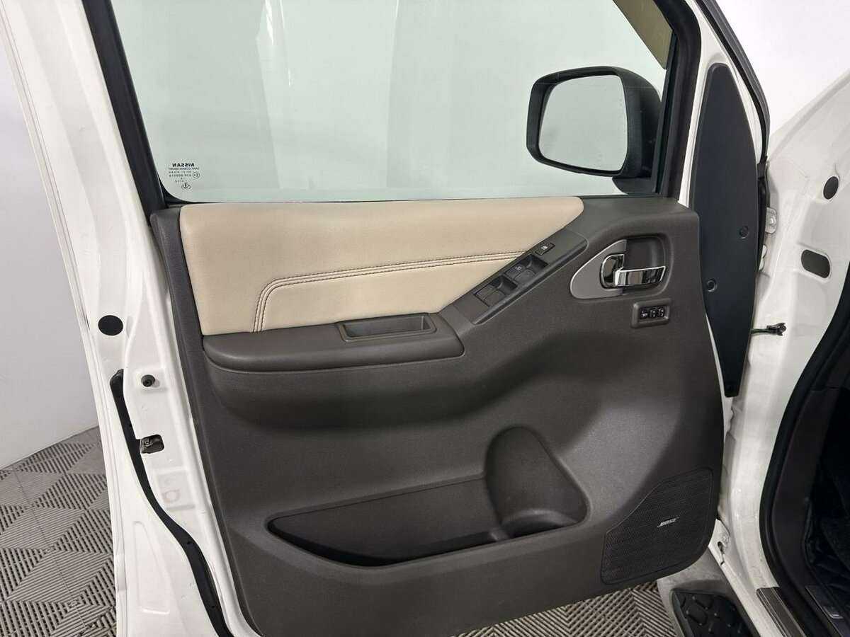 Nissan Pathfinder с пробегом — 2012 год. Фото: #7