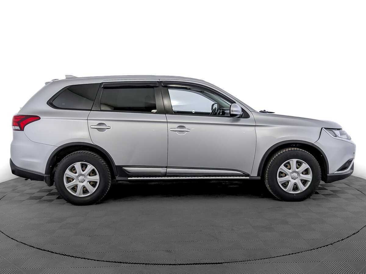 Mitsubishi Outlander с пробегом — 2019 год. Фото: #3