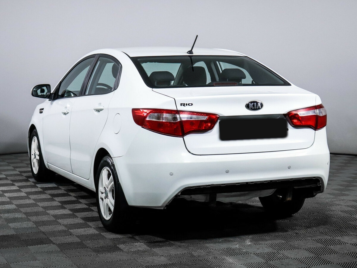 Kia Rio с пробегом — 2014 год. Фото: #5