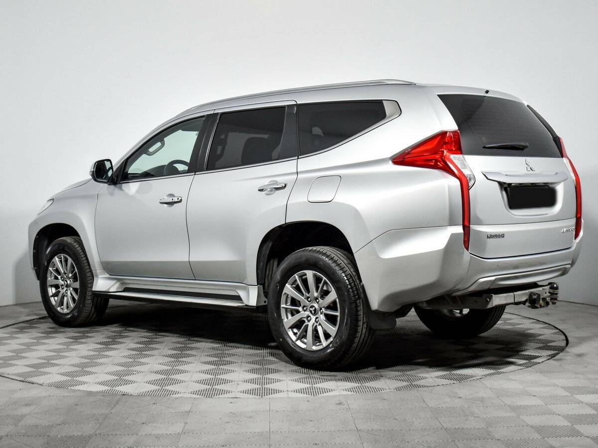 Mitsubishi Pajero Sport с пробегом — 2018 год. Фото: #5