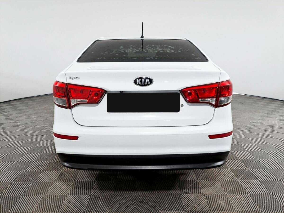 Kia Rio с пробегом — 2016 год. Фото: #5