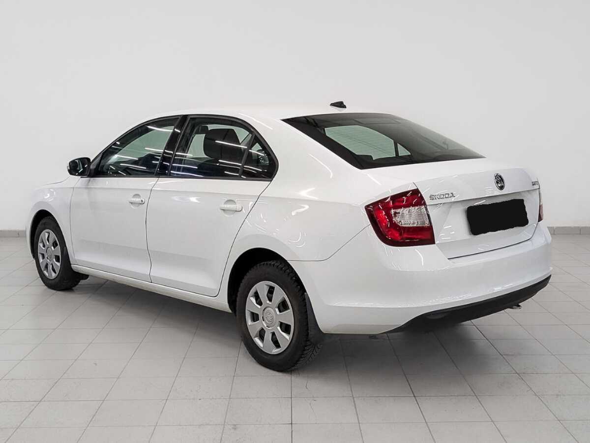 Skoda Rapid с пробегом — 2017 год. Фото: #6