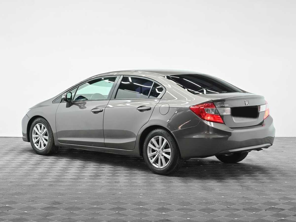 Honda Civic с пробегом — 2012 год. Фото: #2