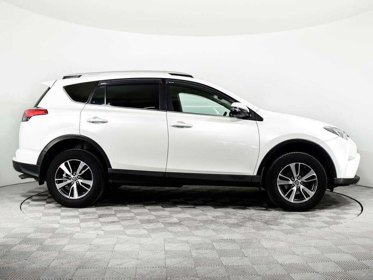 Toyota RAV4 с пробегом — 2018 год. Фото: #5
